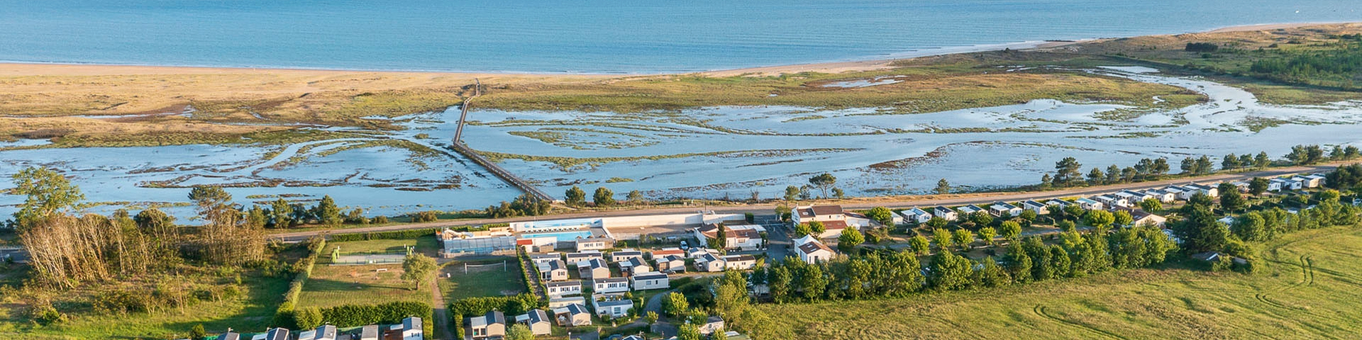 Vue aérienne du camping la Belle-Henriette en Vendée
