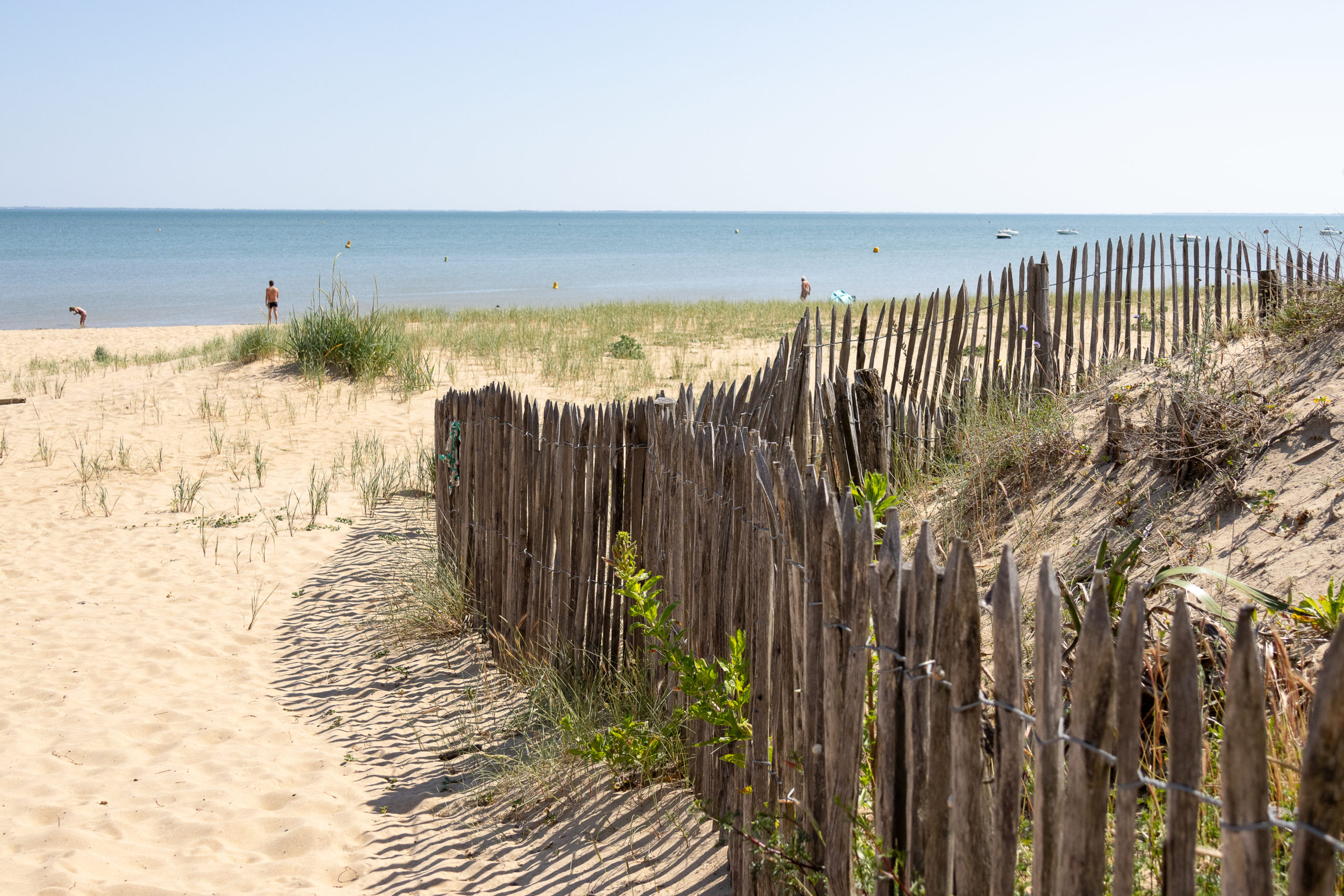Weg naar een strand aan de kust van de Vendée