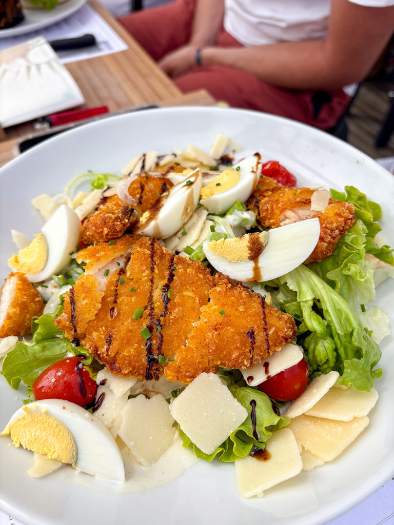 Salade au restaurant du camping la Belle-Henriette